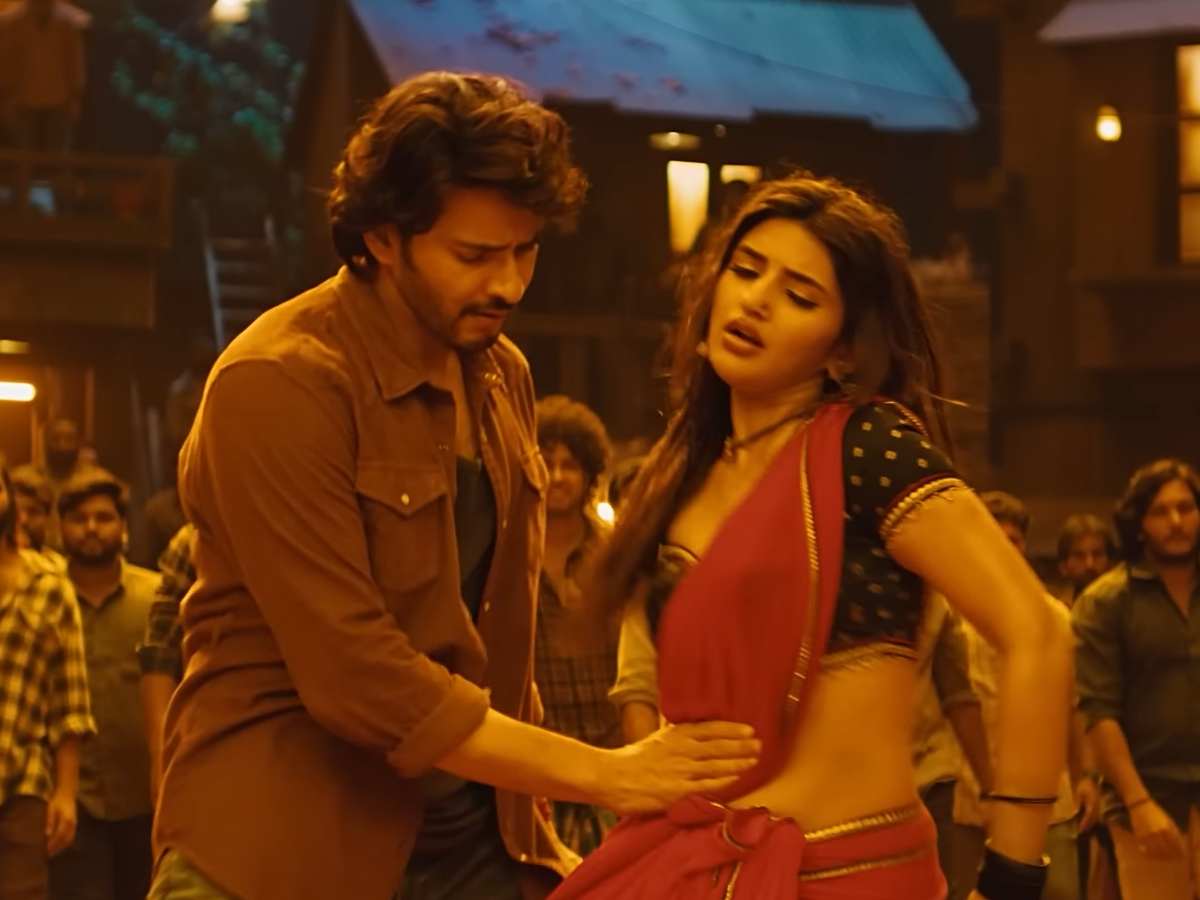Kurchi Madathapetti song