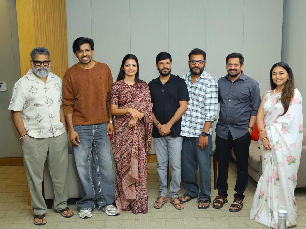 సుకుమార్ బ్లెస్సింగ్స్ తీసుకున్న - తెలుగు సినిమా న్యూస్, రివ్యూస్