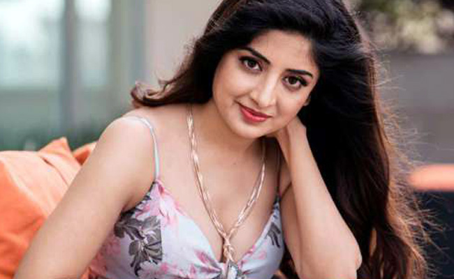 డిప్రెషన్ లో ఉంటే నన్ను ఫాలో అవ్వండి 1 poonamkaur news 1
