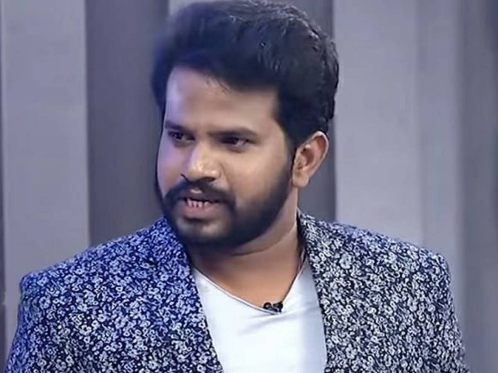 పోలీస్ స్టేషన్ మెట్లు ఎక్కనున్న ఆది 1 Hyper Aadi