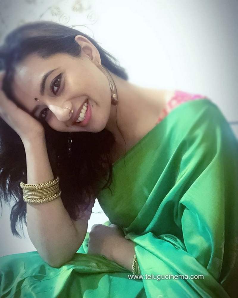 ishachawla stills280820 001 1