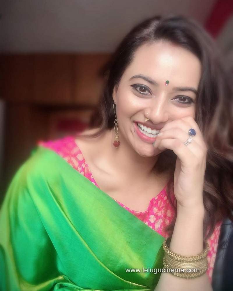 ishachawla stills280820 003