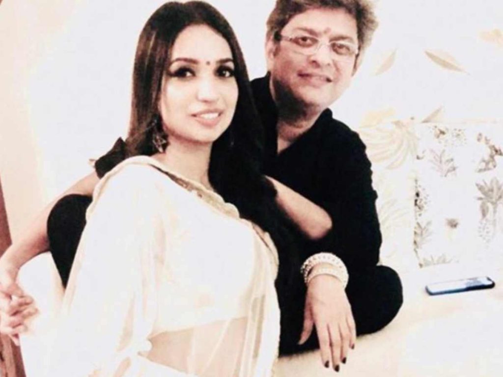 కలిసి రాసుకుందాం! 1 Kanika Dhillon and Himanshu