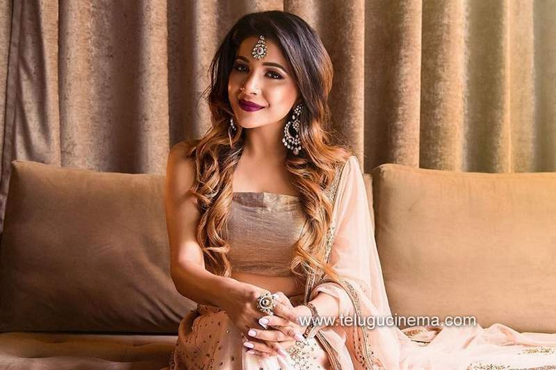 sakshiagarwal stills210820 002