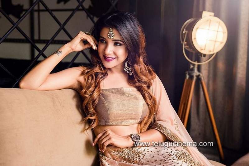 sakshiagarwal stills210820 003