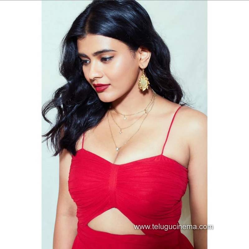 hebbahpatel stills 021120 002