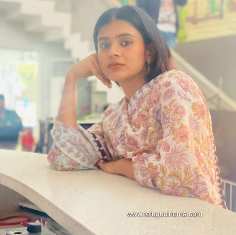 hebbhapatel stills 231120 001