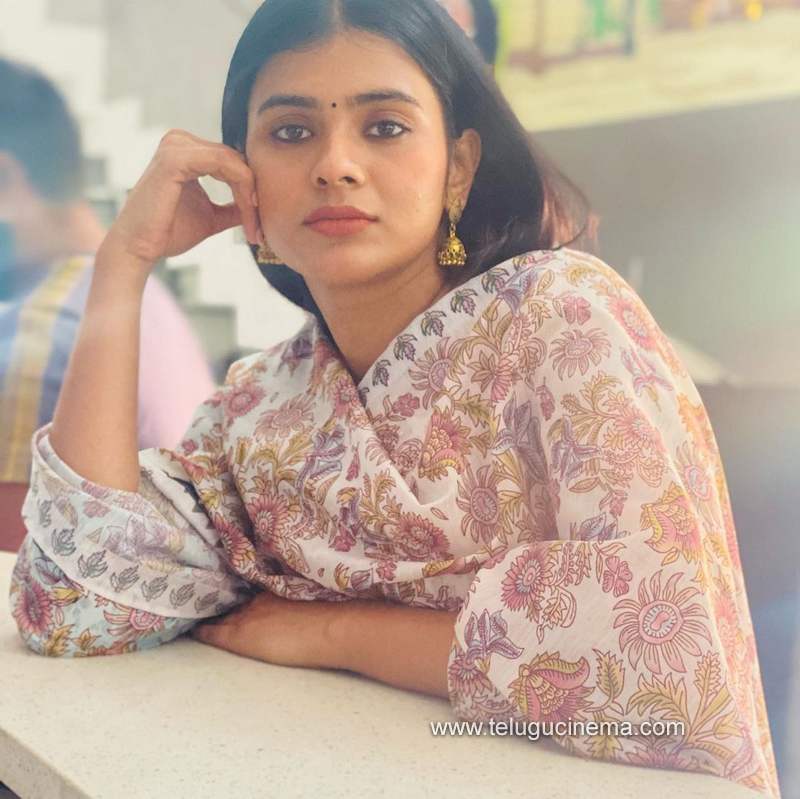 hebbhapatel stills 231120 002