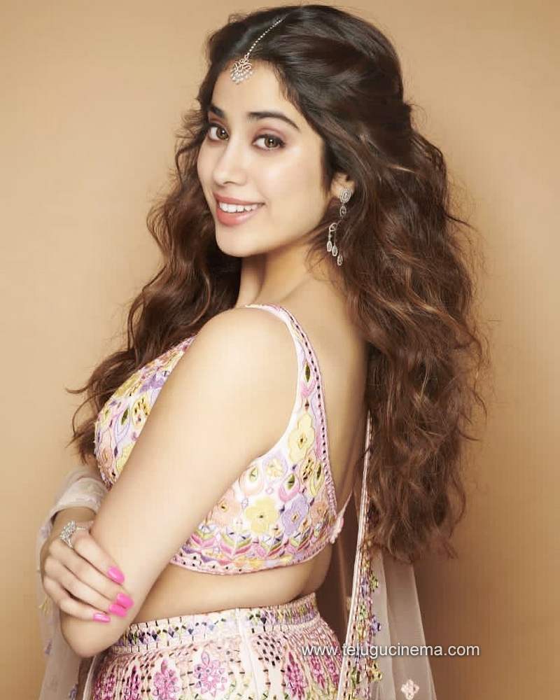 janhvikapoor stills 131120 001