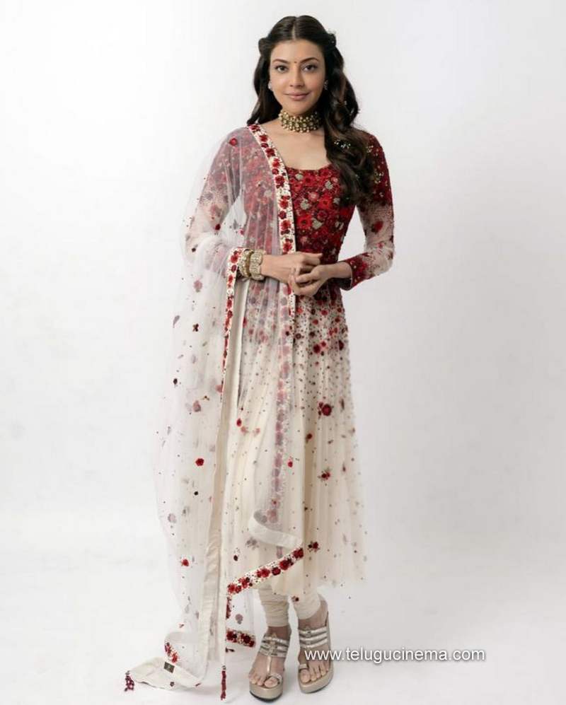 kajal stills 031120 002