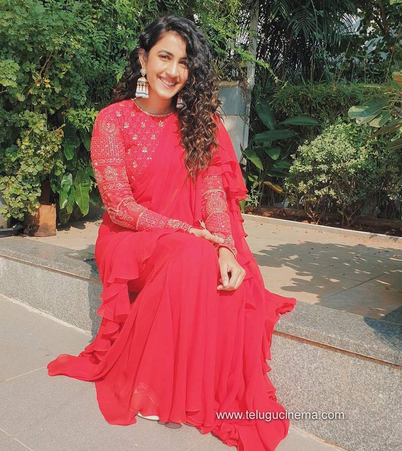 niharika stills 051120 001