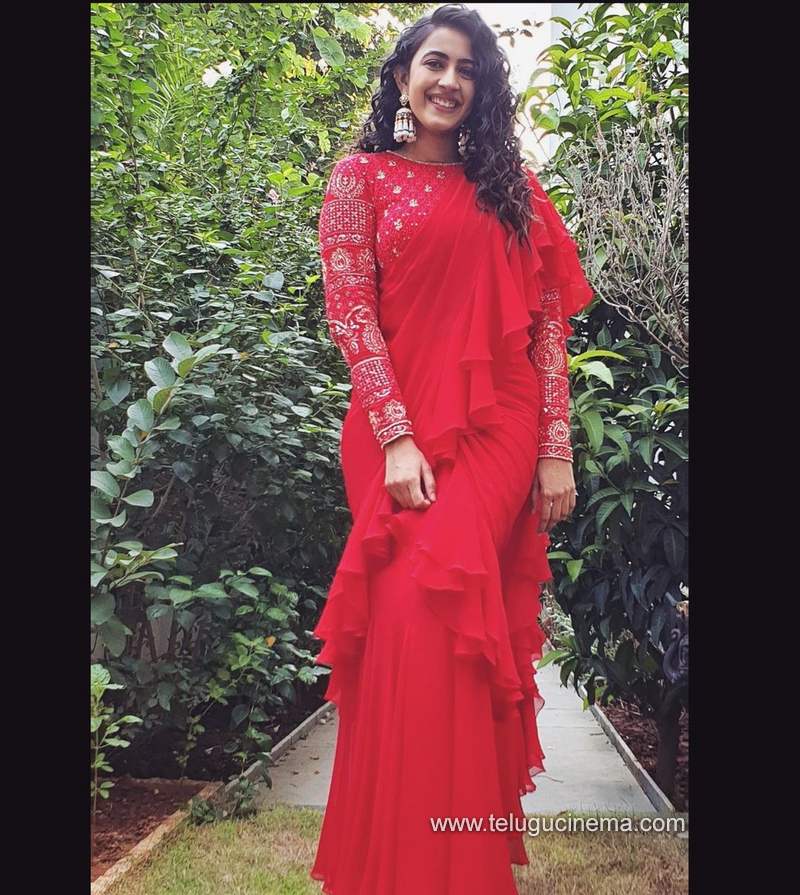 niharika stills 051120 002