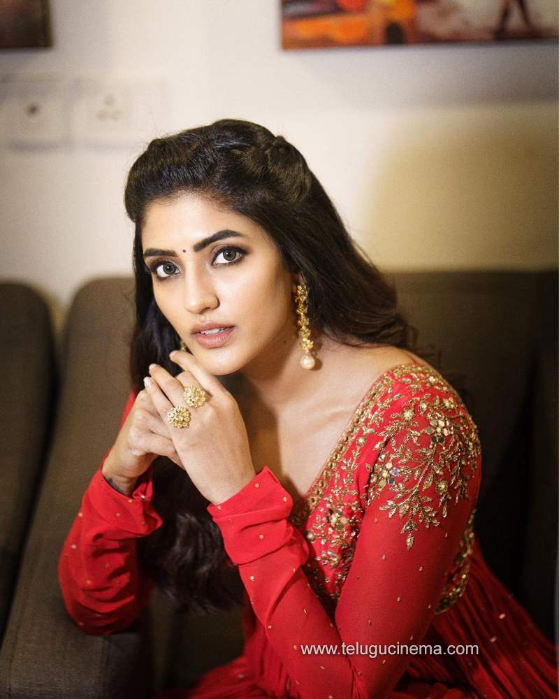 eeshareba stills 101220 002