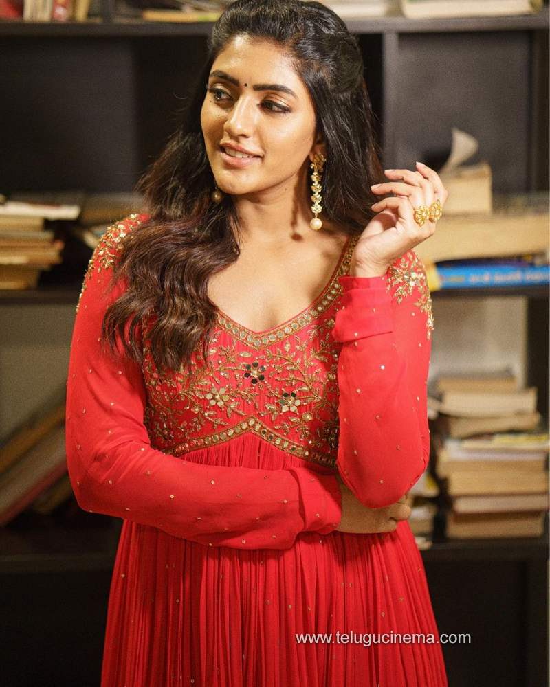 eeshareba stills 101220 003
