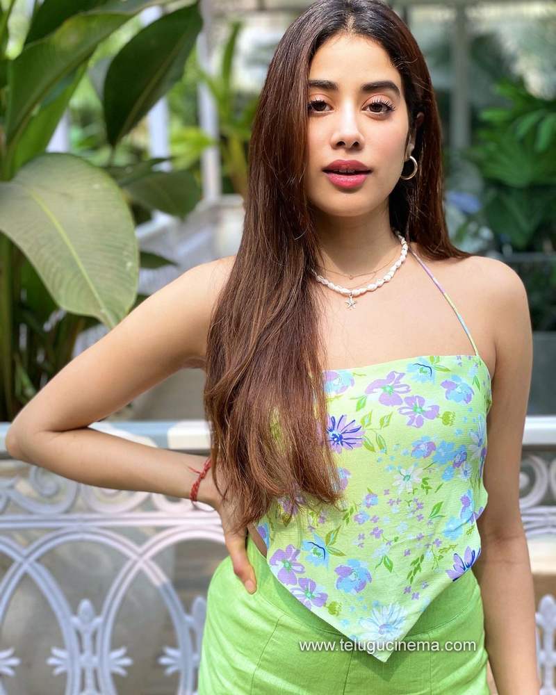 janhvi stills 161220 001