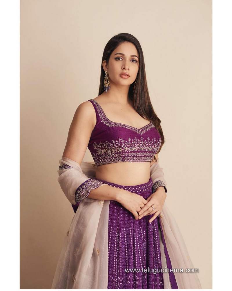 lavanya stills 291220 001