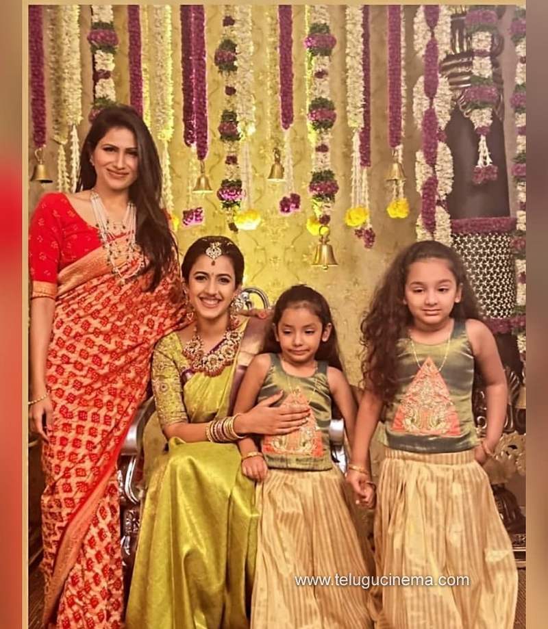 niharika stills 051220 002