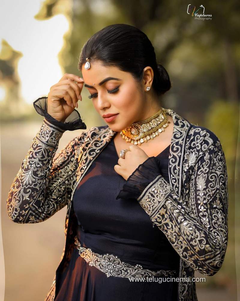 poorna stills 011220 003