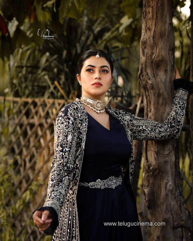 poorna stills 011220 007