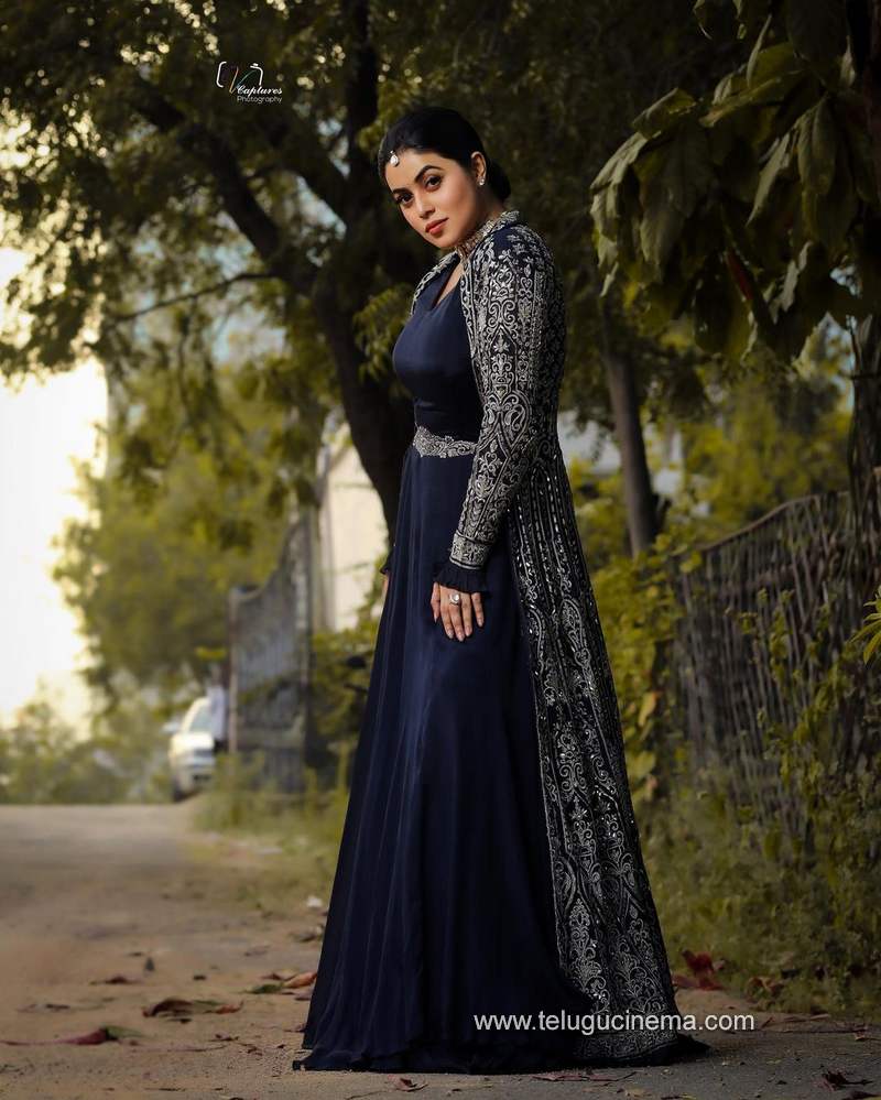 poorna stills 011220 008