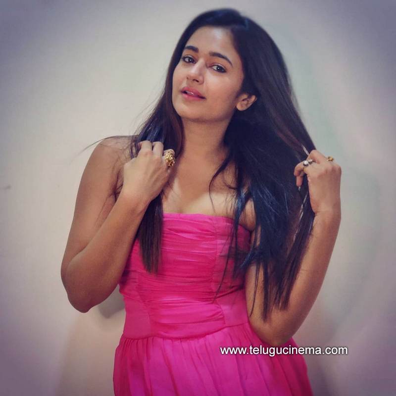 poonam stills 23012100003