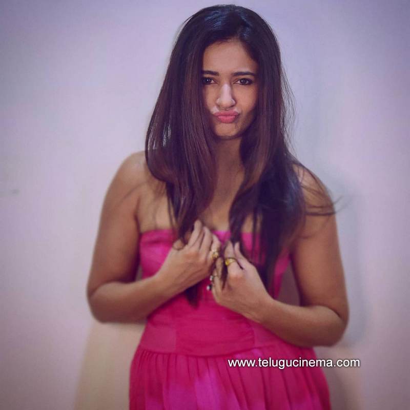 poonam stills 23012100007
