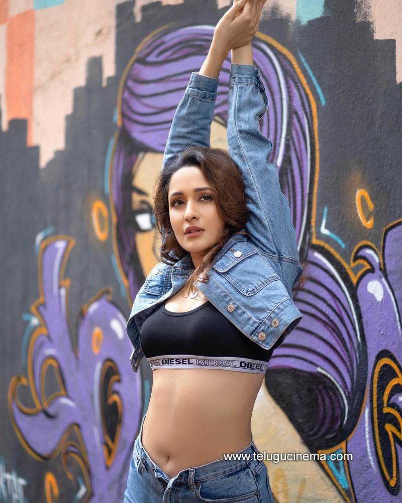 pragyajaiswal stills 31012100001