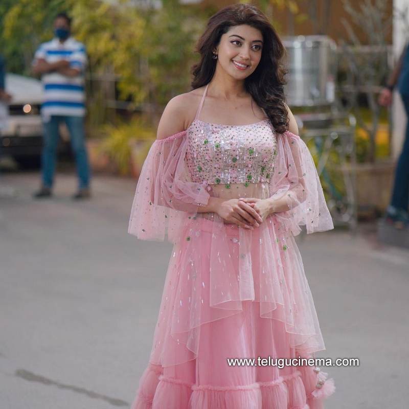 pranithasubhash stills 04012100001
