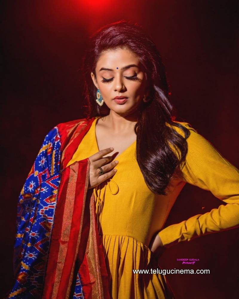 priyamani stills 06012100002