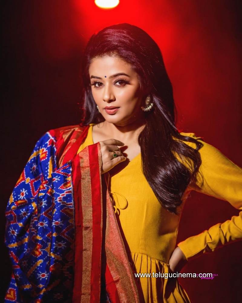 priyamani stills 06012100003