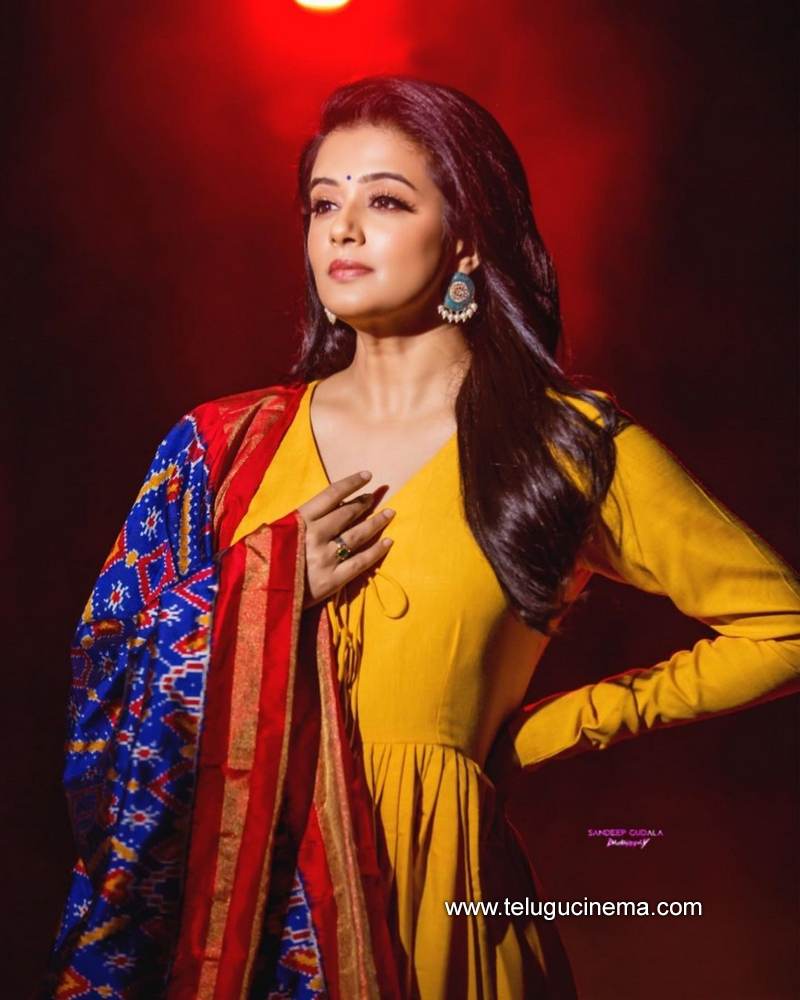 priyamani stills 06012100006