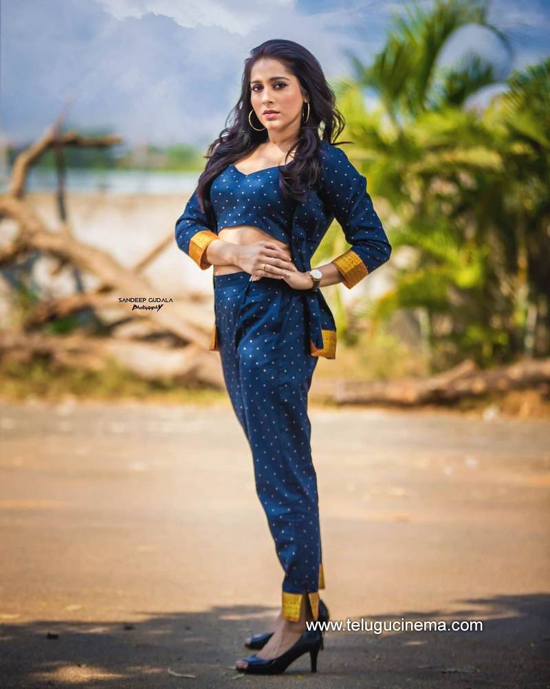 rashmi stills 28012100006