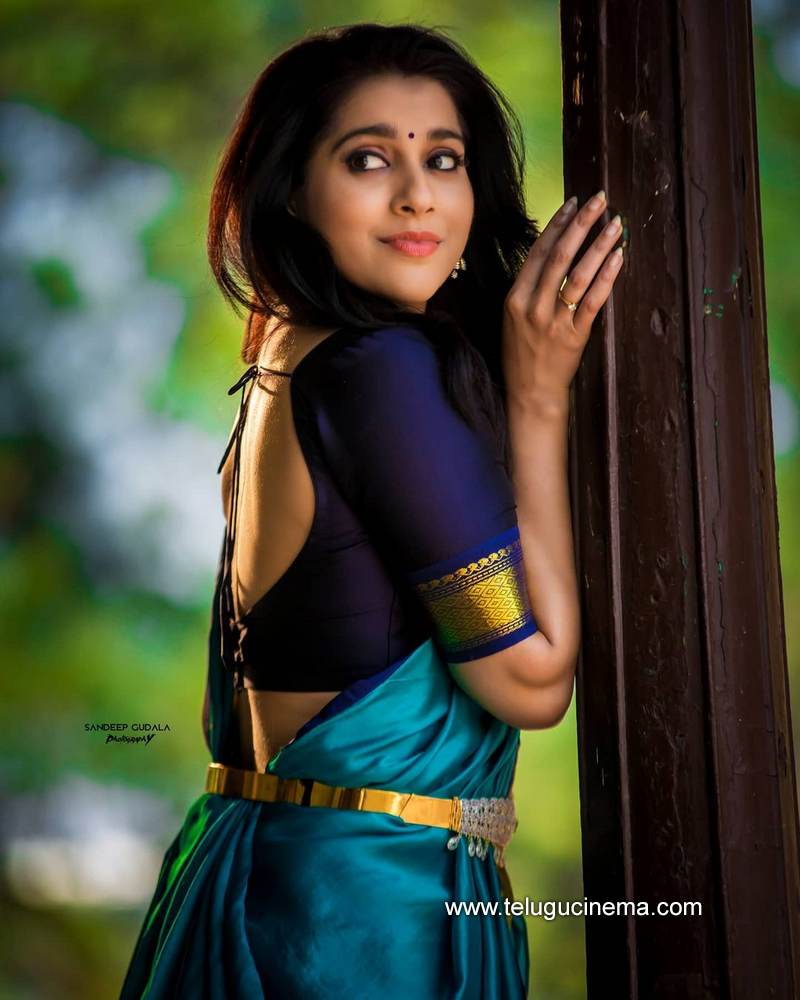 Rashmi Gautams Half Saree Look Telugu Cinema