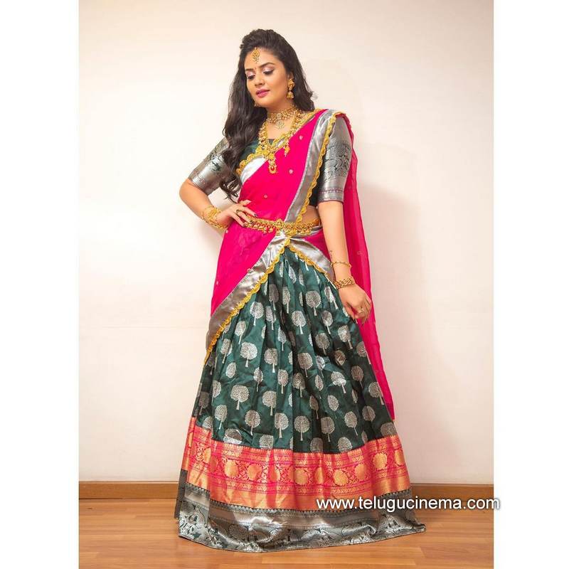 sreemukhi stills 14012100008