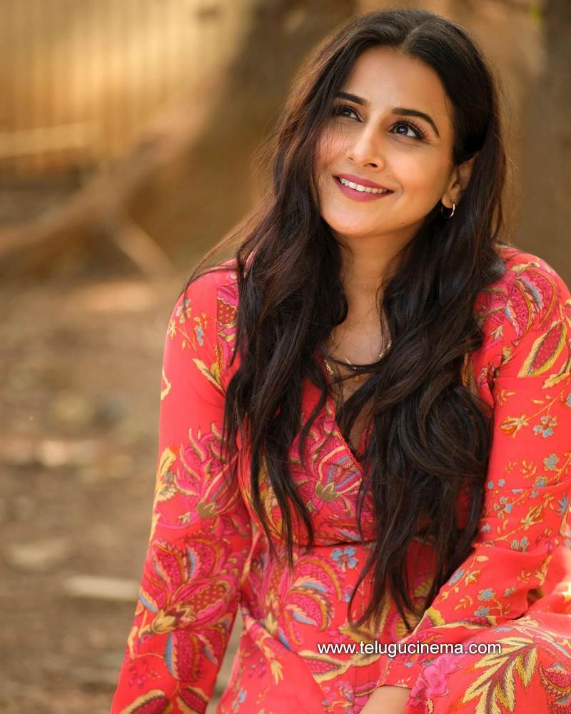 vidyabalan stills 20012100001