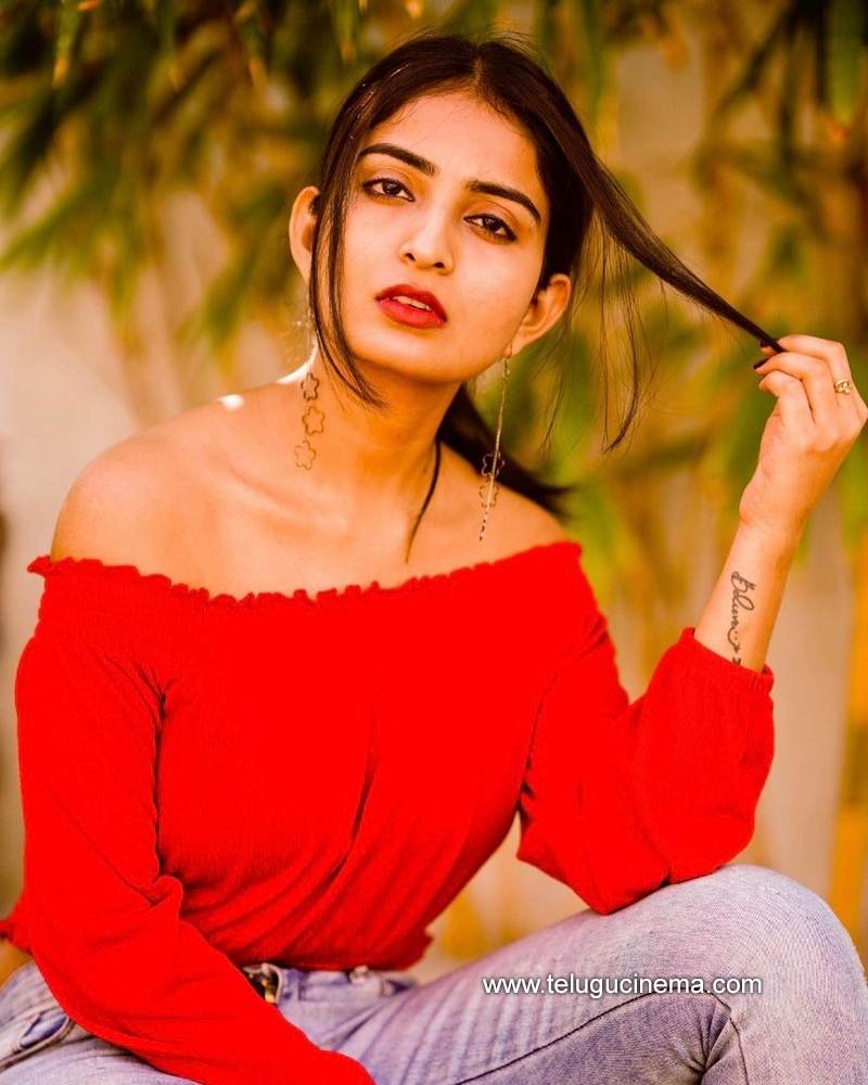 ananyapandy stills 08022100001