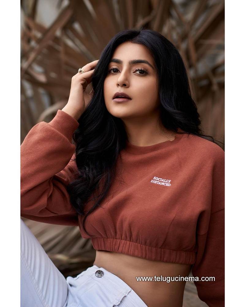 avanthika stills 22022100002 1