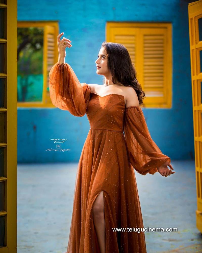 deepthi stills 18022100006