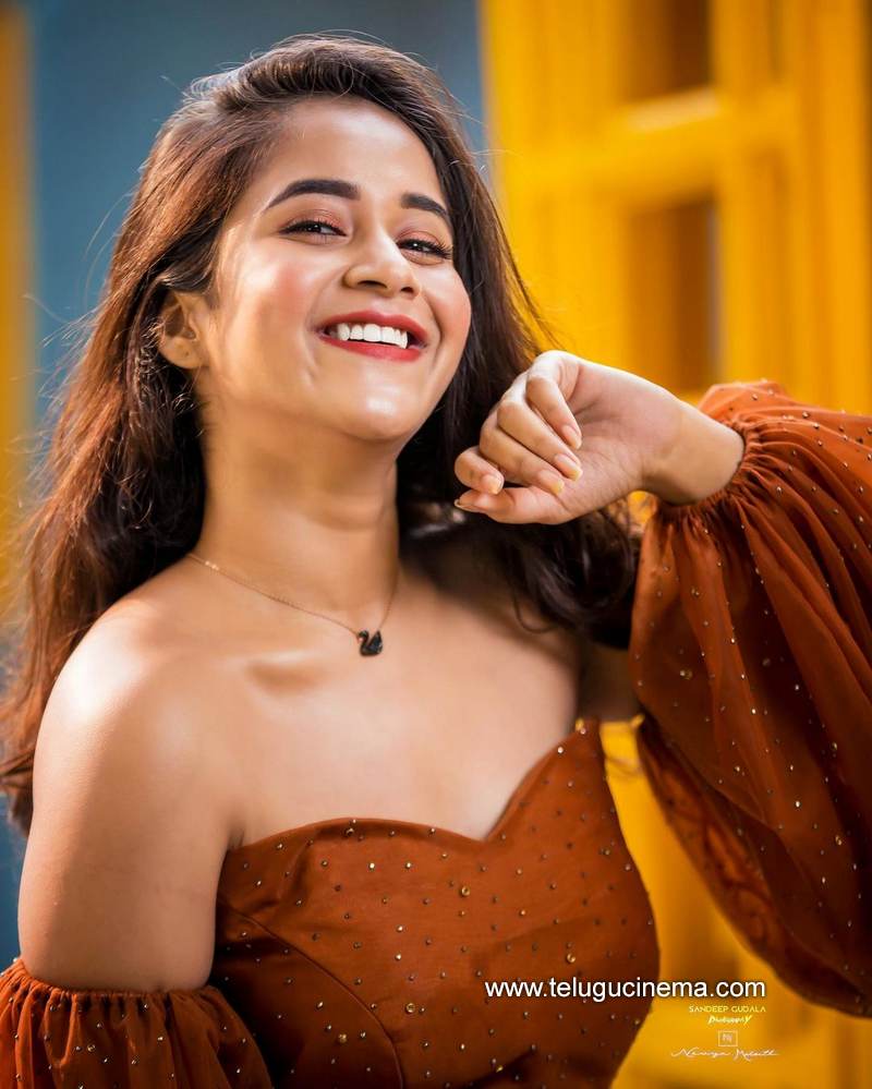 deepthisunaina stills 18022100004