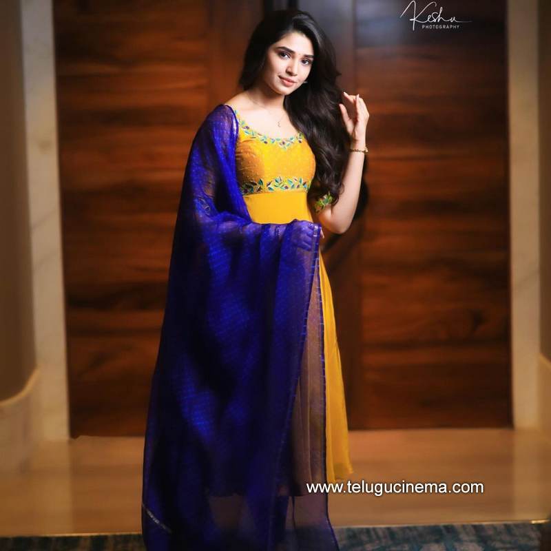 keerthyshetty stills 17022100001