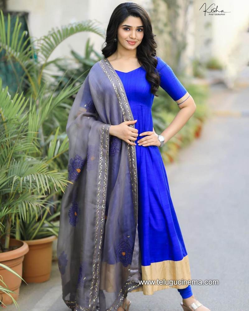 kreethishetty stills 15022100001