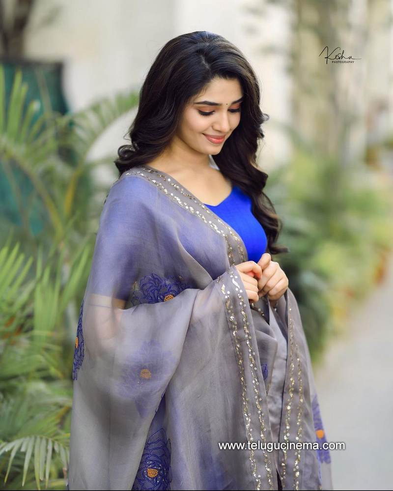 kreethishetty stills 15022100002