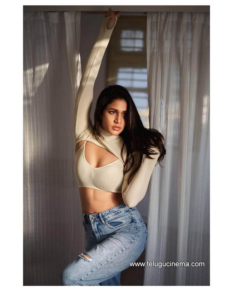 lavanyatripati stills 03022100001