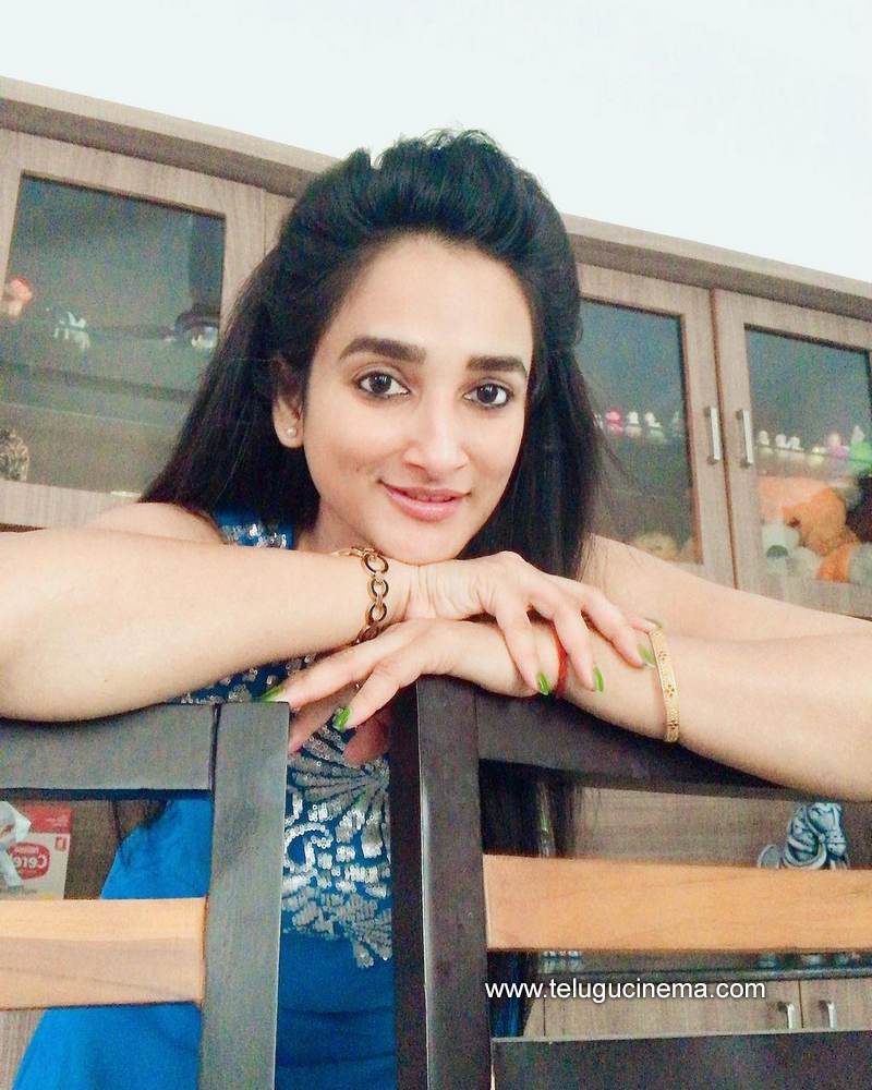 madhu stills 16022100001