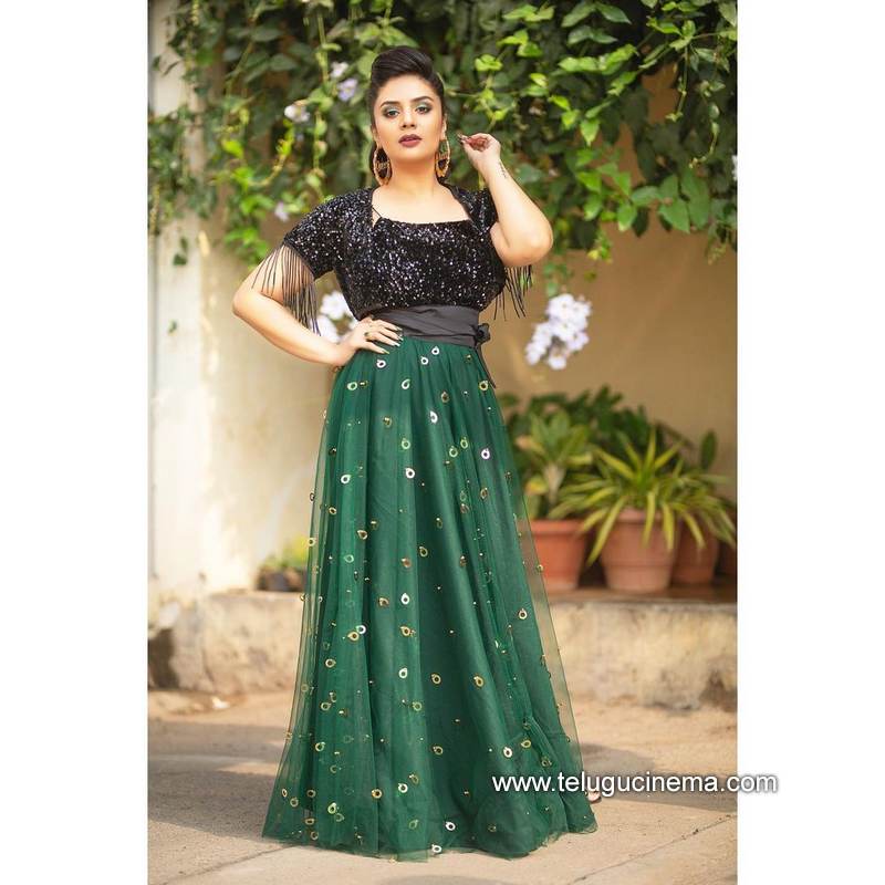 sreemukhi stills 16022100006