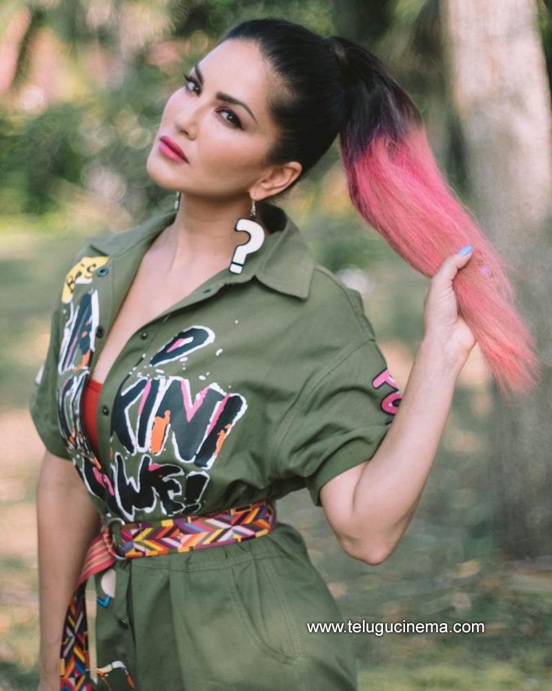sunnyleone stills 08022100001