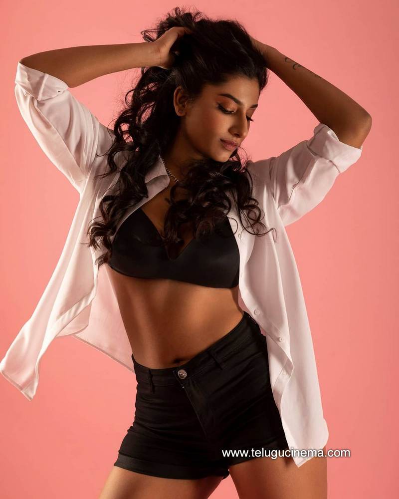 vishnupriya stills 16022100002