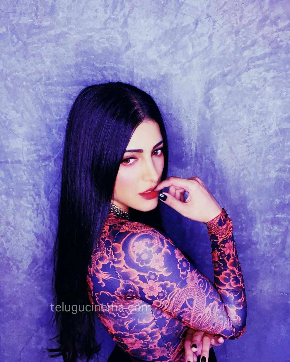 Shruti Haasan Shares A Photo Of A Fan Page Looking Breathtakingly Gorgeous