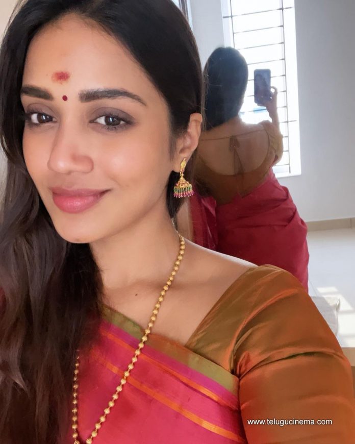 Nivetha Pethuraj’s selfie moment | Telugu Cinema
