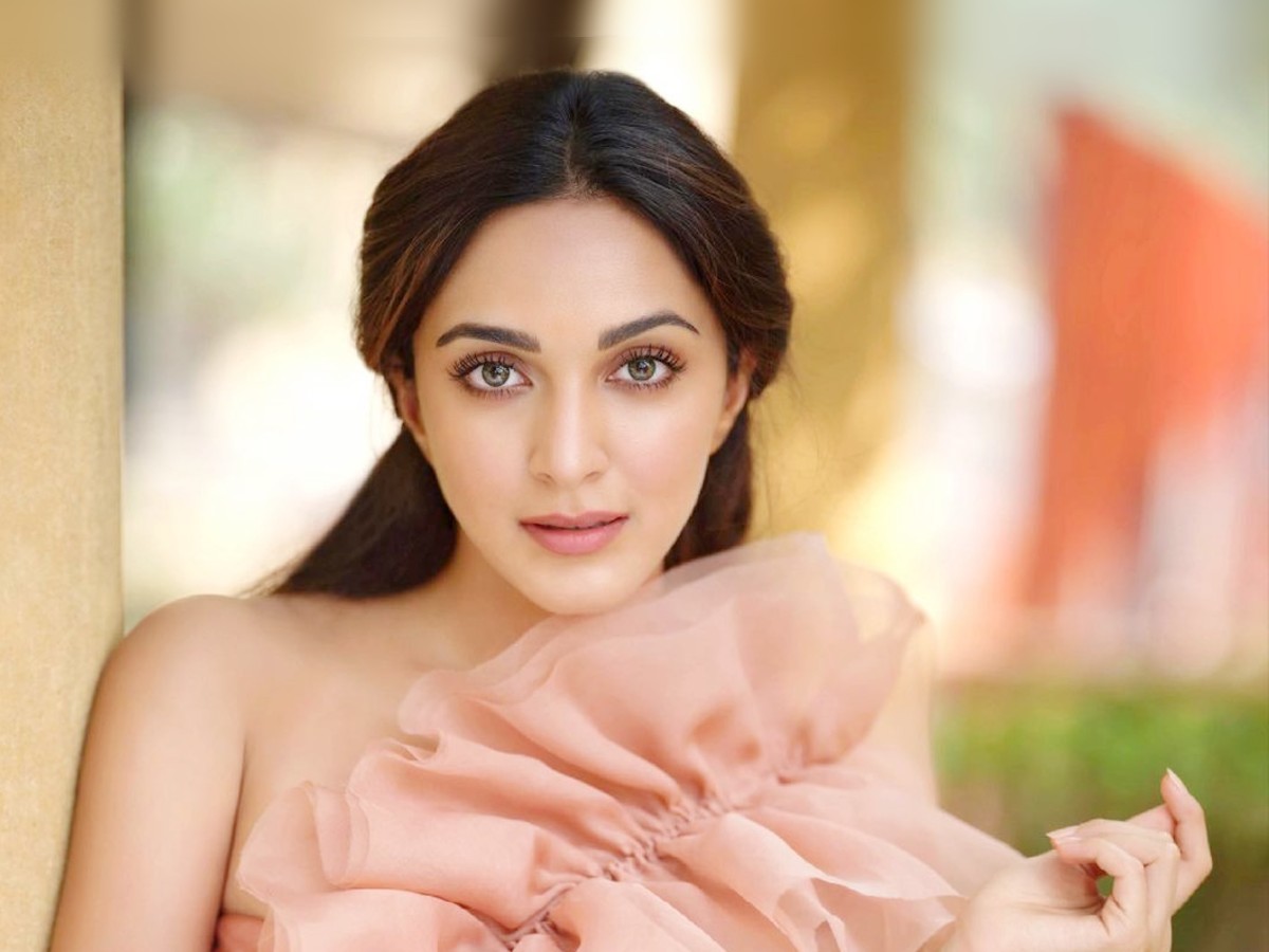 Kiara Advani For Shankar Ram Charan S Film Telugu Cinema